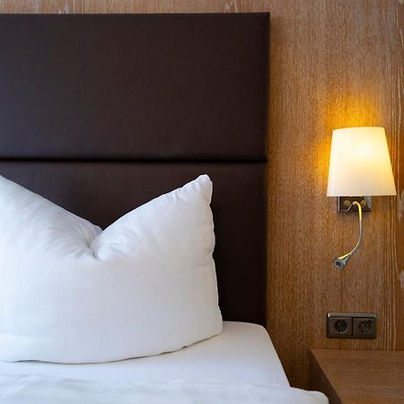 Hotel & Apartments Boehm Графенвёр Экстерьер фото
