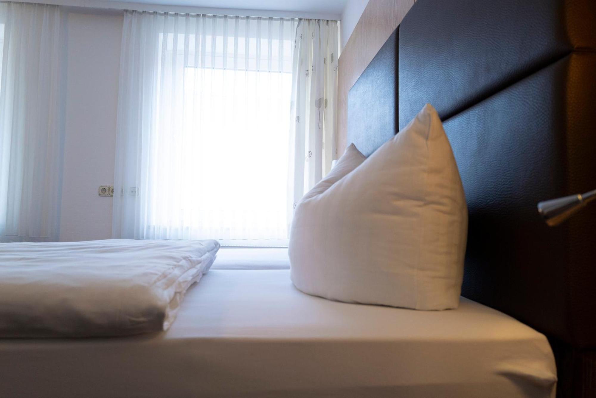 Hotel & Apartments Boehm Графенвёр Экстерьер фото