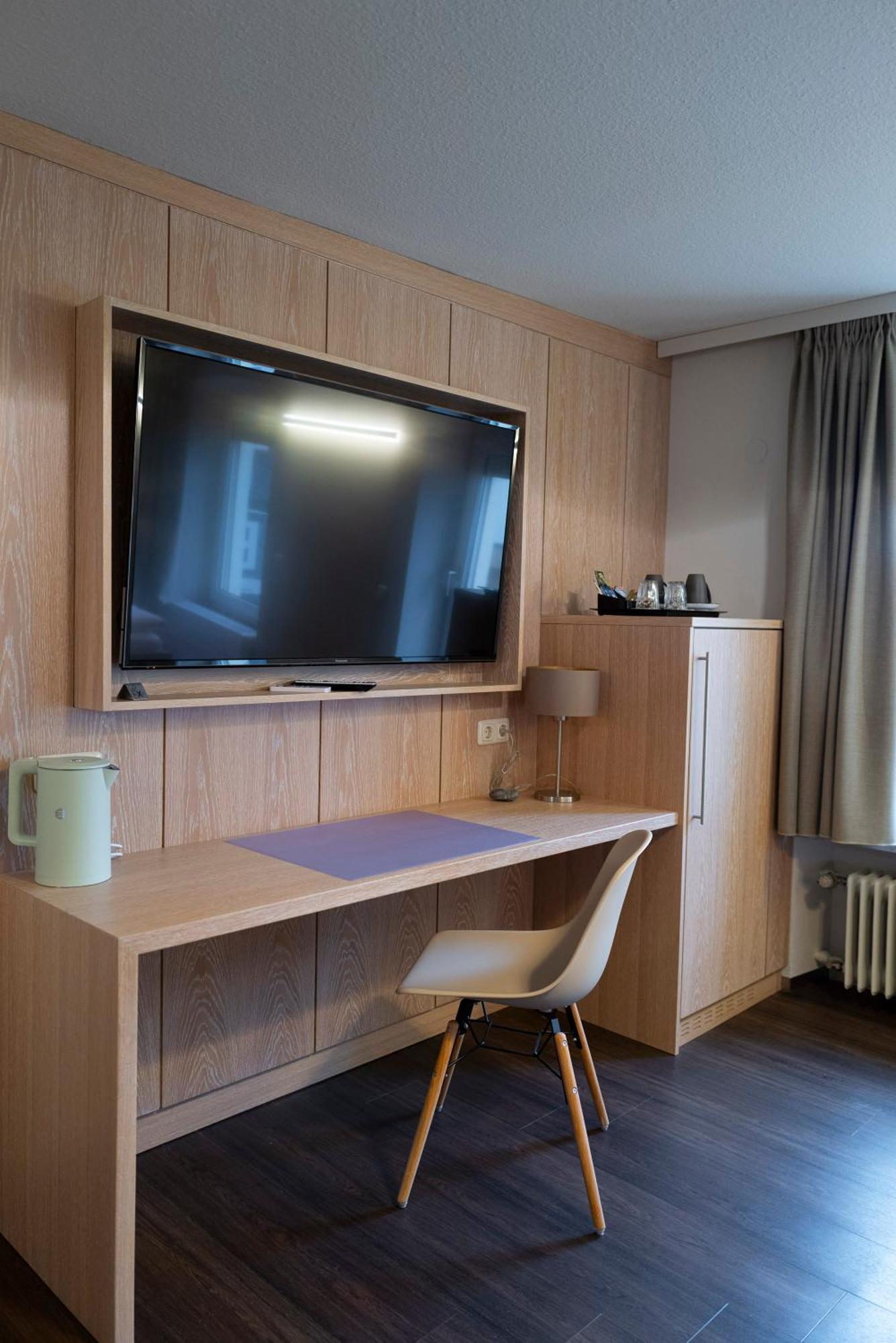 Hotel & Apartments Boehm Графенвёр Экстерьер фото