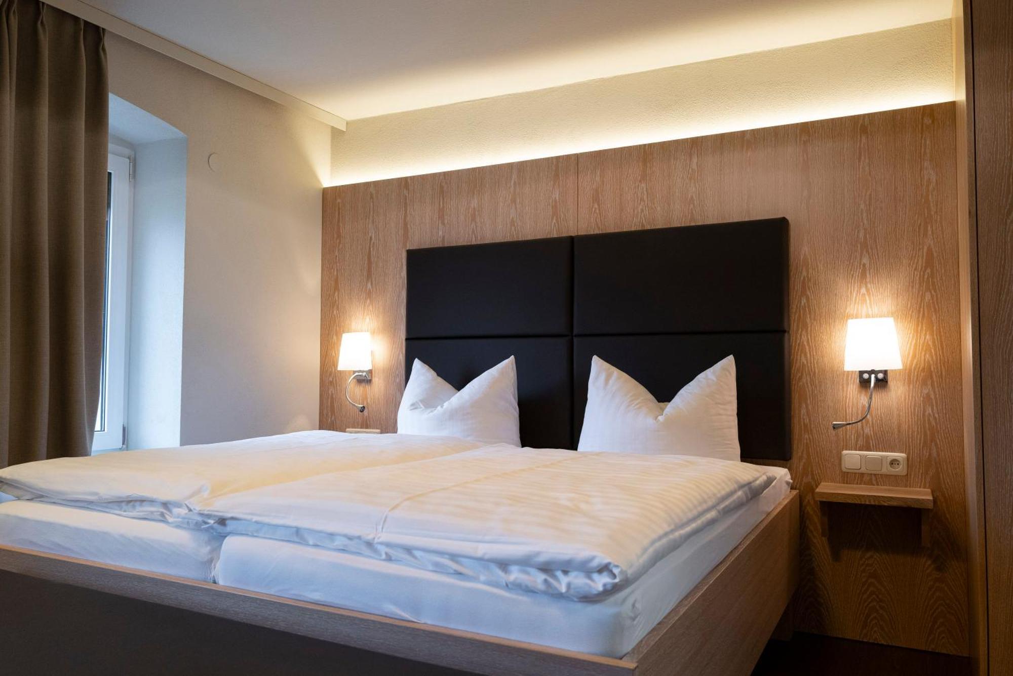 Hotel & Apartments Boehm Графенвёр Экстерьер фото